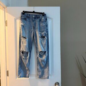 American Eagle Ripped Mom Straight Leg Jean